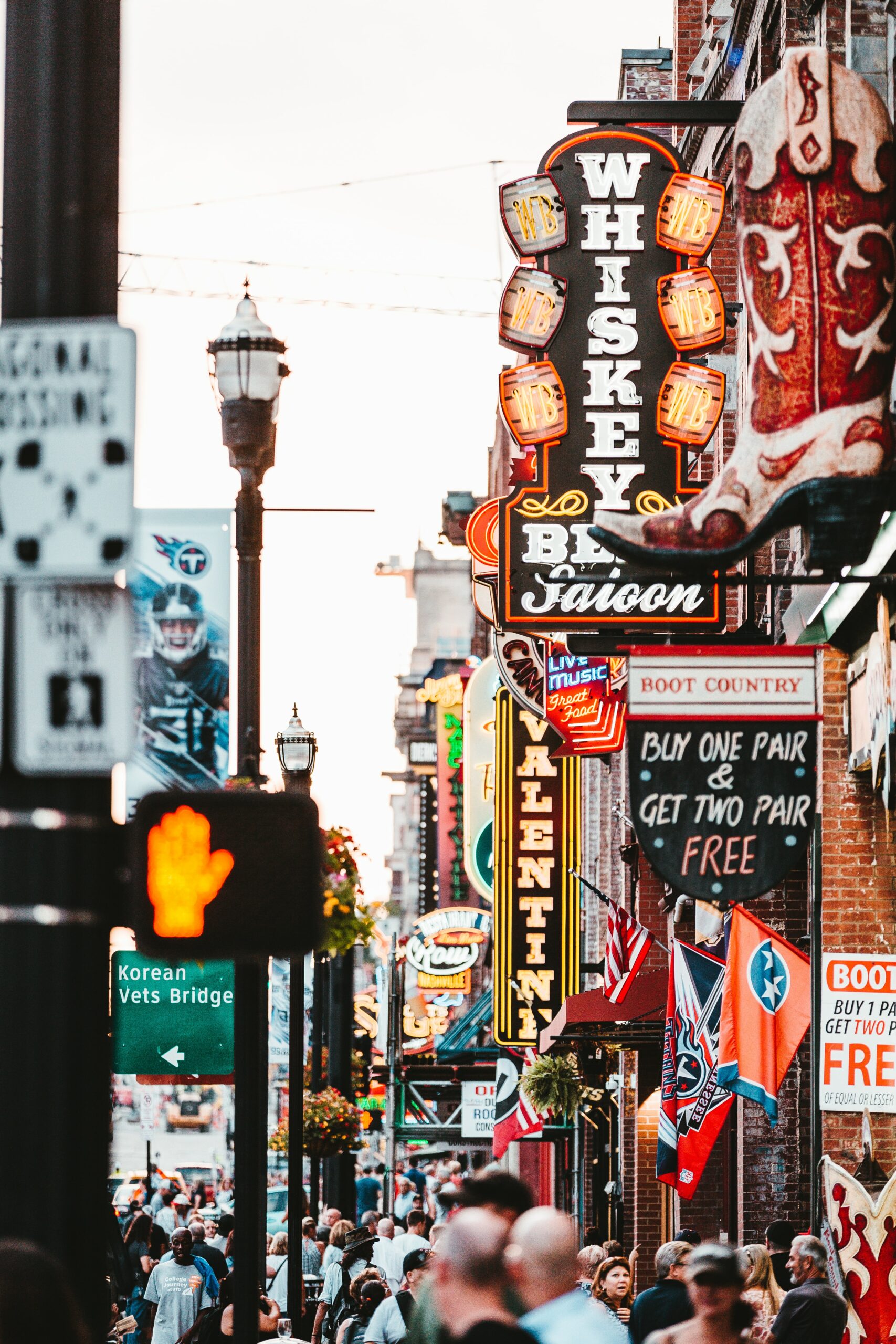 Nashville 3 daytime signs