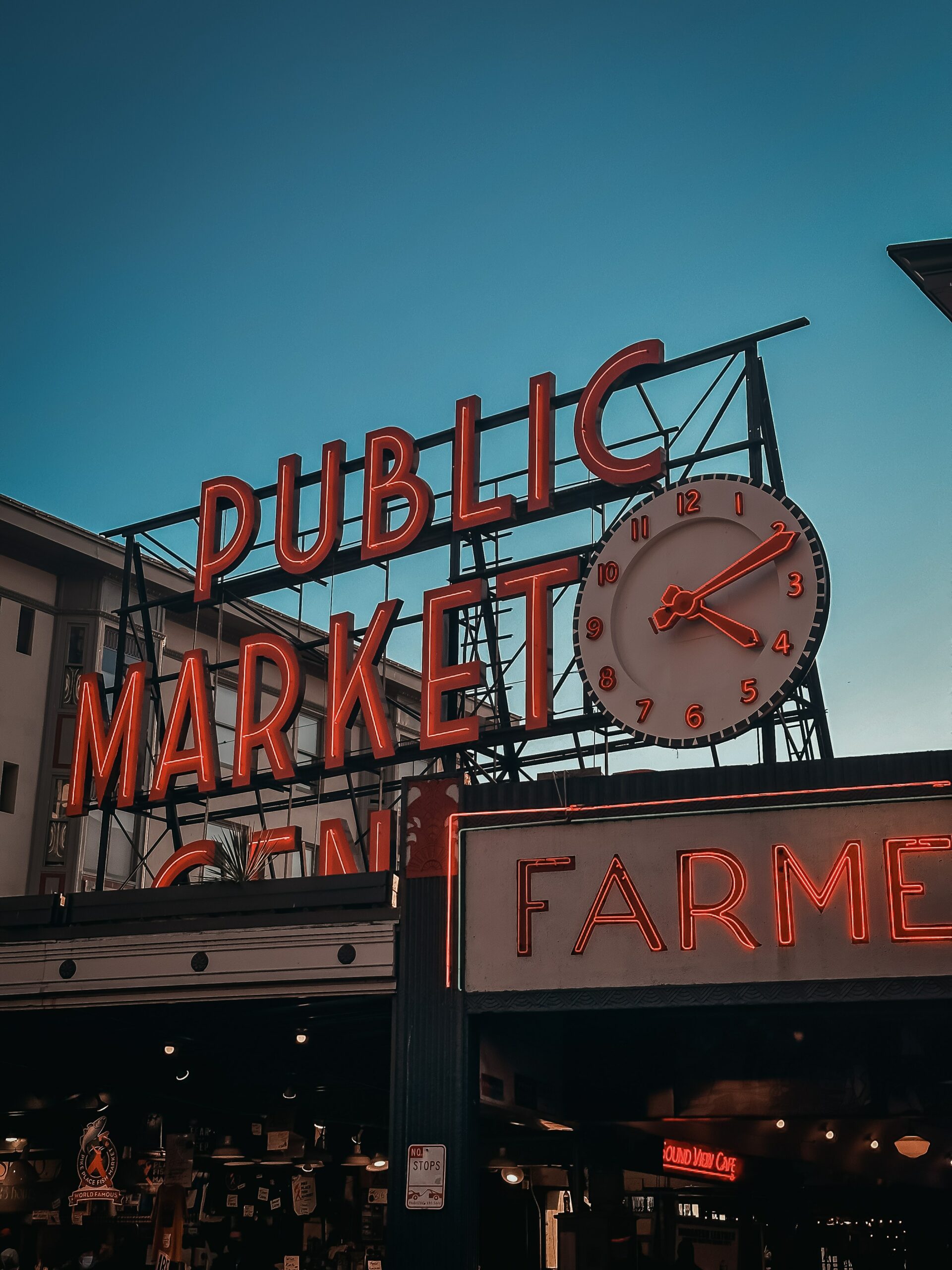 Seattle 3 pike market night